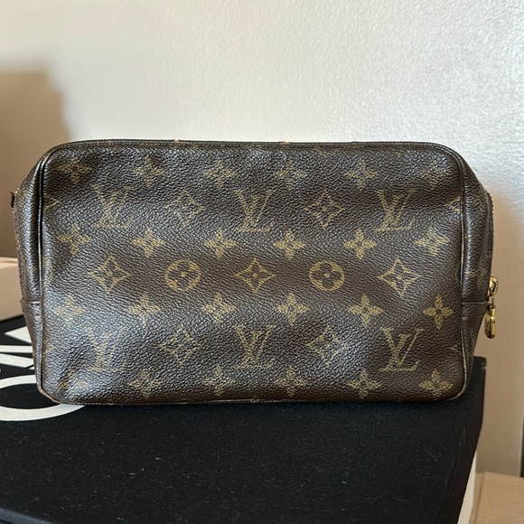 Authentic Louis Vuitton Trousse 23 - Picture 1 of 10